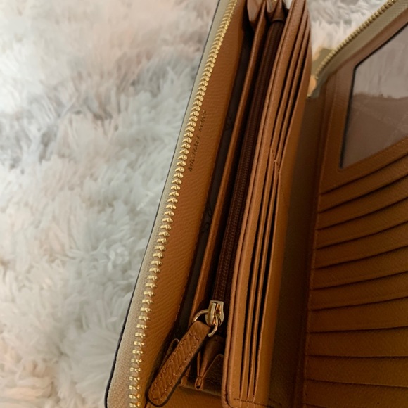 Michael Kors Gold Wallet - Picture 10 of 13